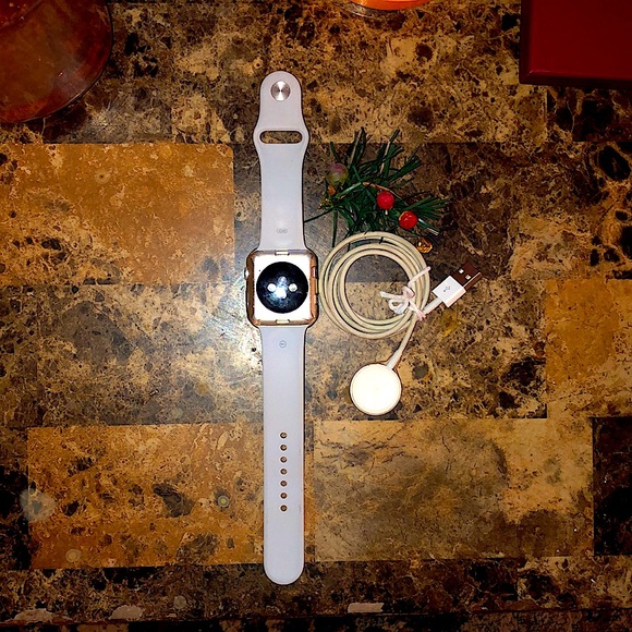 Apple Watch ⌚️ - Picture 3 of 7